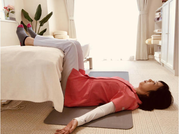 腰痛肩こり体操